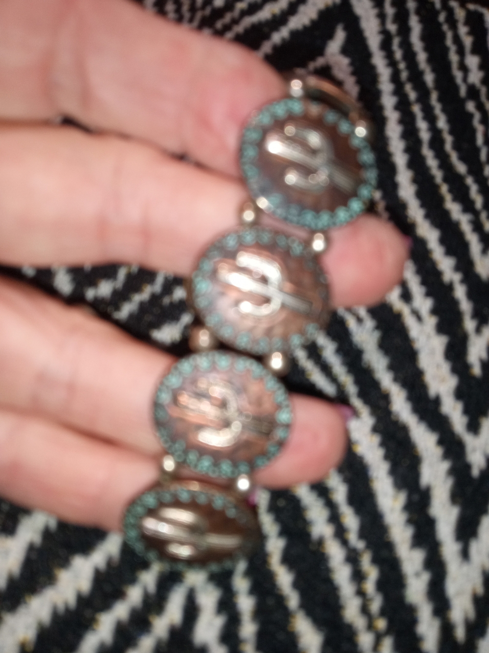 Vintage-Inspired Turquoise Accent Round Link Bracelet - Women Jewelry
